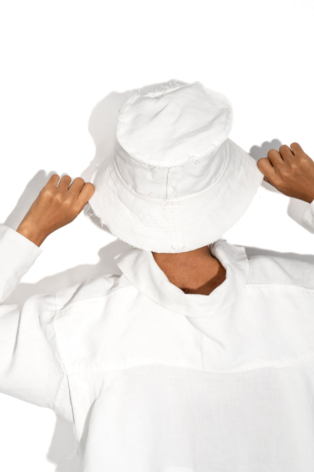 Layered&nbsp;white bucket hat