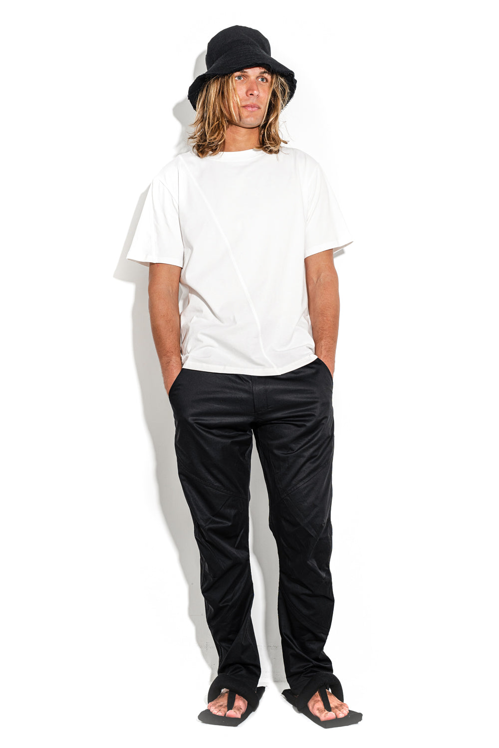 White T-shirt with a geometric&nbsp;seam