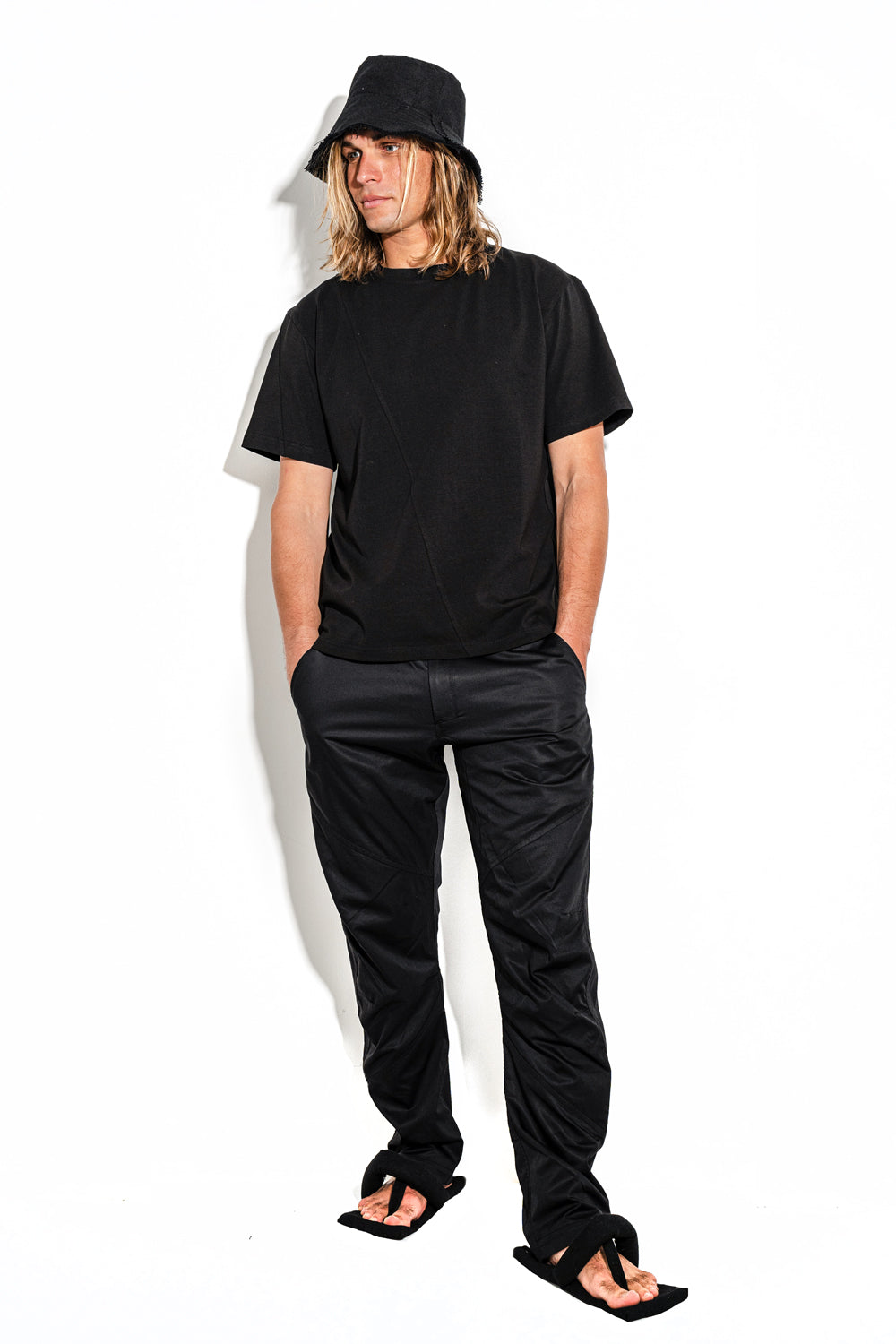 Black T-shirt with a geometric&nbsp;seam
