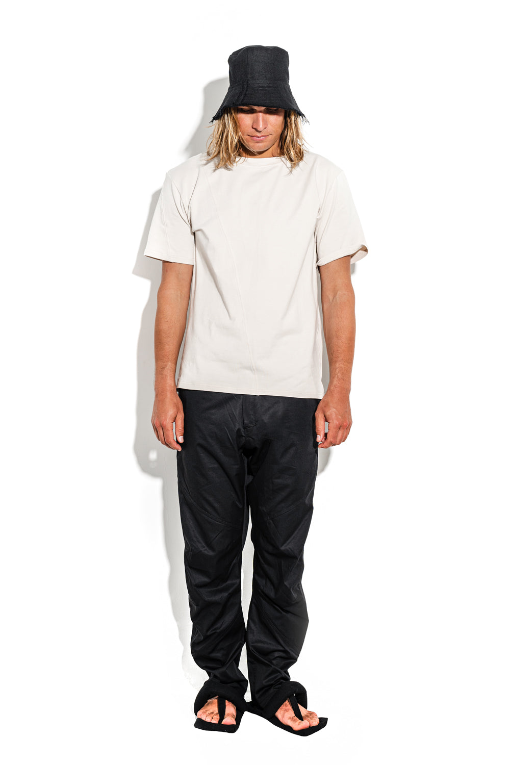 Beige T-shirt with a geometric&nbsp;seam