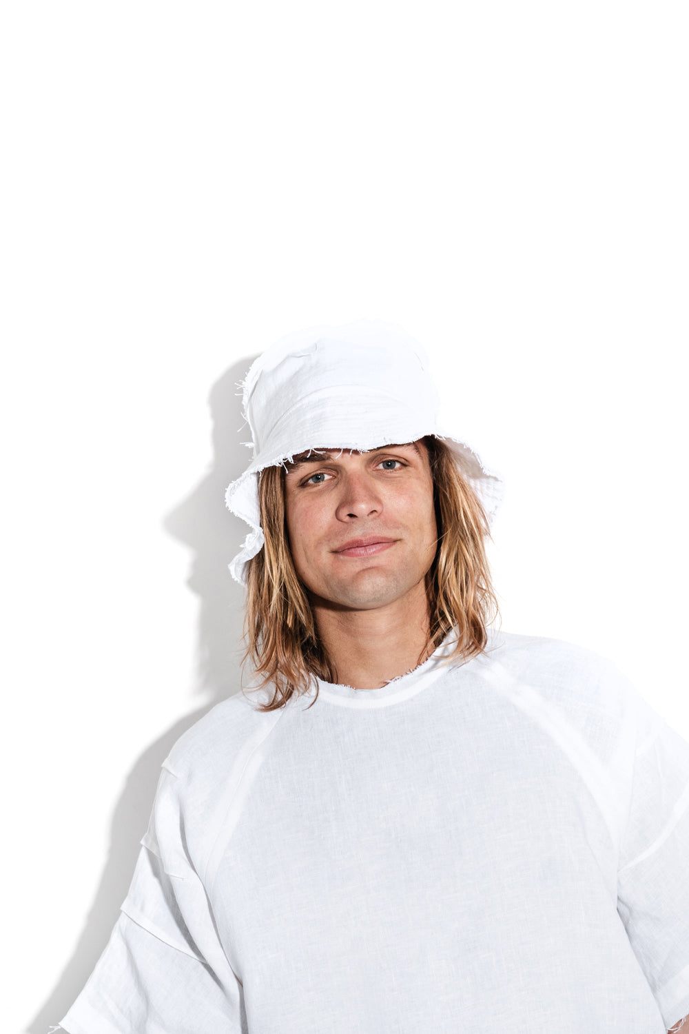 Layered&nbsp;white bucket hat