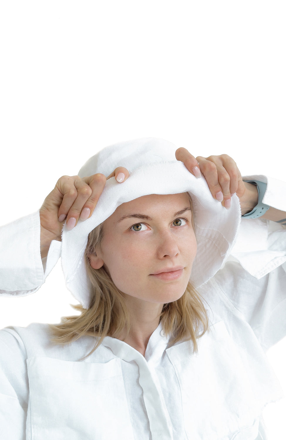 Layered&nbsp;white bucket hat